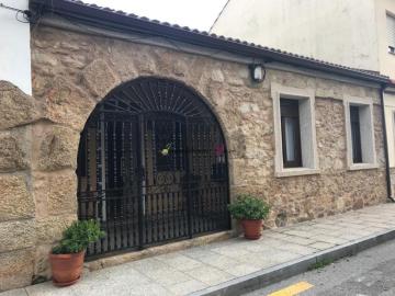 CASA RECIEN REFORMADA EN EL CENTRO DE RIBEIRA