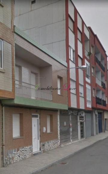 CASA EN EL CENTRO DE RIBEIRA