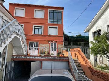 CASA EN EL TOURO  CON 4 VIVIENDAS  EN 1º LINEA