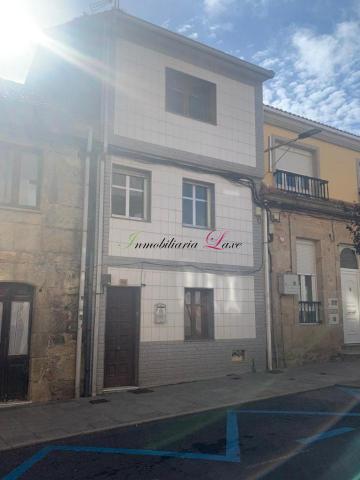 CASA CENTRICA EN RIBEIRA