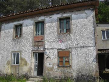VENTA DE CASA EN LOUSAME PARA RESTAURAR CON TERRENO