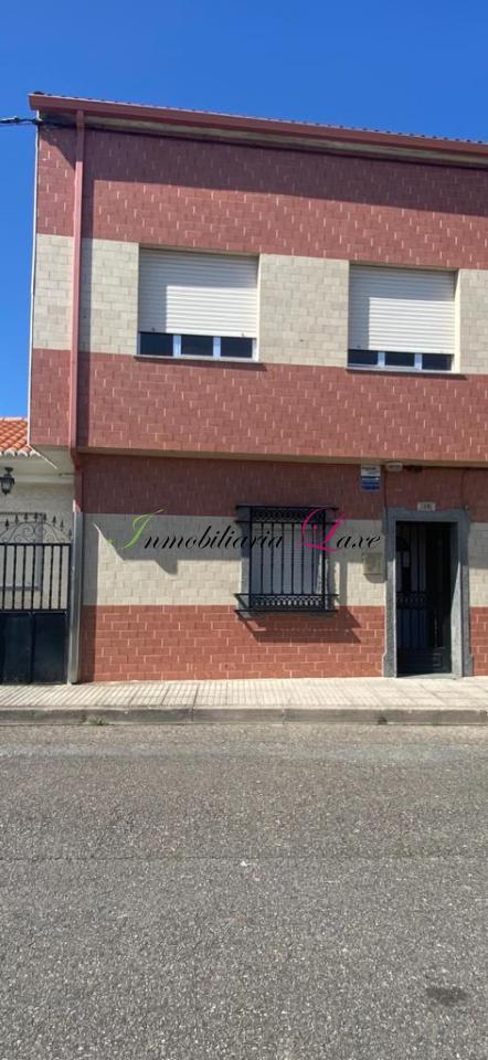 CASA EN AGUIÑO