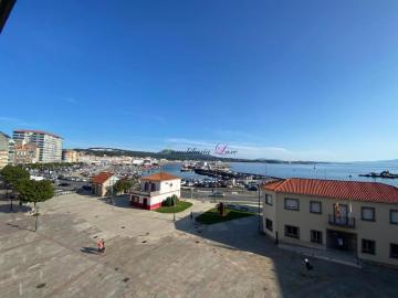 PISO EN EL MALECÓN DE RIBEIRA CON VISTAS AL MAR