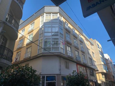 ATICO  DE DOS HABITACIONES EN EL CENTRO DE RIBEIRA